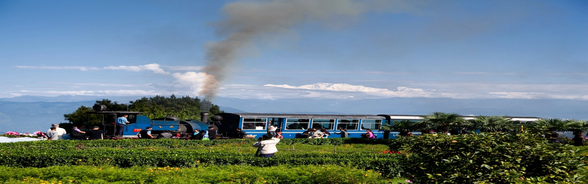 darjeeling toy train with the mountain view